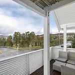 Lovely 4 Bedroom House With The View Of Aurora Σπίτι διακοπών