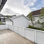 Nyaraló Lovely 4 Bedroom House With The View Of Aurora *