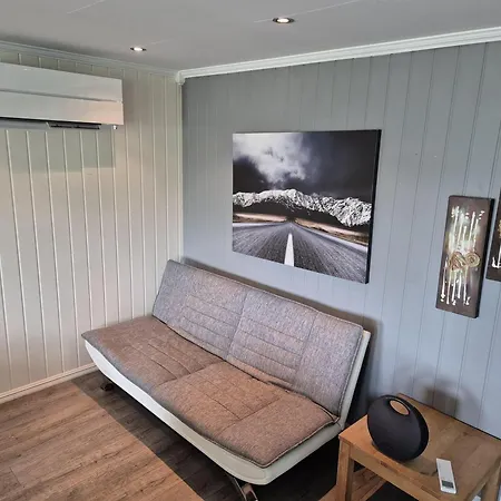 Lovely 4 Bedroom House With The View Of Aurora Ferienhaus *