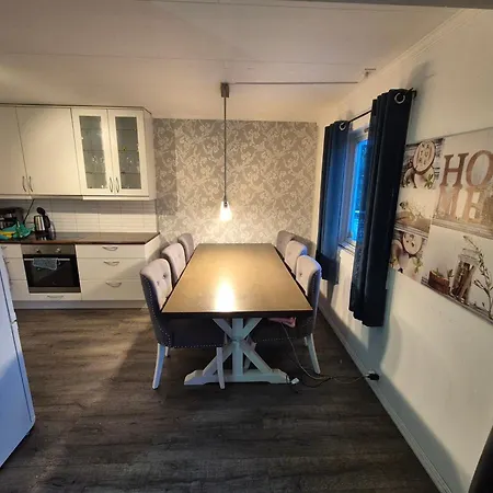 Lovely 4 Bedroom House With The View Of Aurora Casa de Férias Tromsø