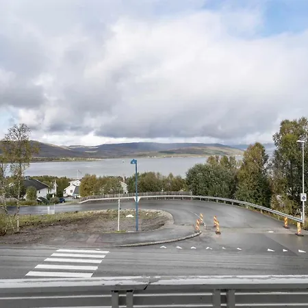 Lovely 4 Bedroom House With The View Of Aurora *