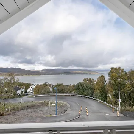 Lovely 4 Bedroom House With The View Of Aurora Сasa de vacaciones *