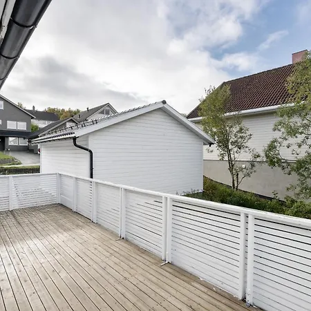Lovely 4 Bedroom House With The View Of Aurora