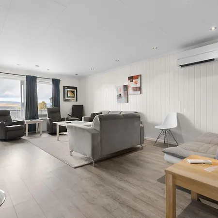 Ferienhaus Lovely 4 Bedroom House With The View Of Aurora