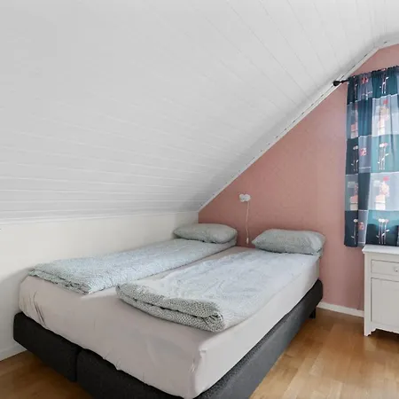 Lovely 4 Bedroom House With The View Of Aurora Casa de Férias Tromsø