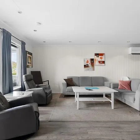 Ferienhaus Lovely 4 Bedroom House With The View Of Aurora