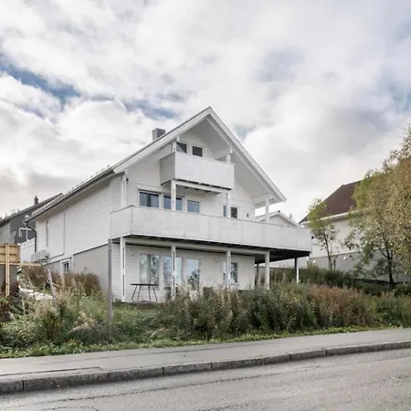 Lovely 4 Bedroom House With The View Of Aurora Ferienhaus Tromsø