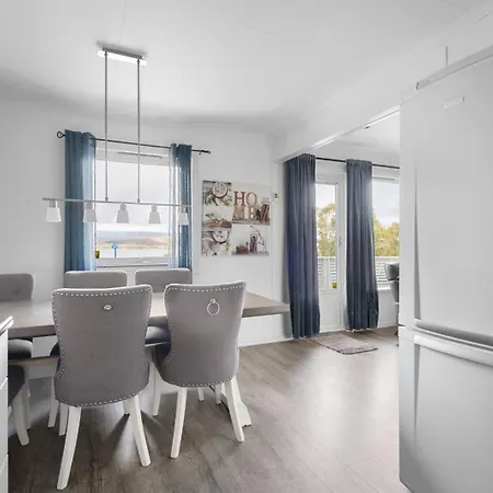 Lovely 4 Bedroom House With The View Of Aurora *