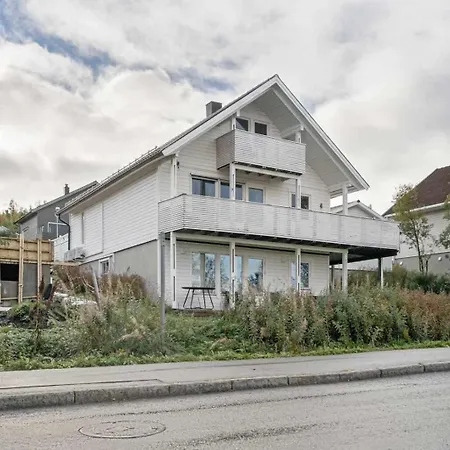 Lovely 4 Bedroom House With The View Of Aurora Сasa de vacaciones Tromsø