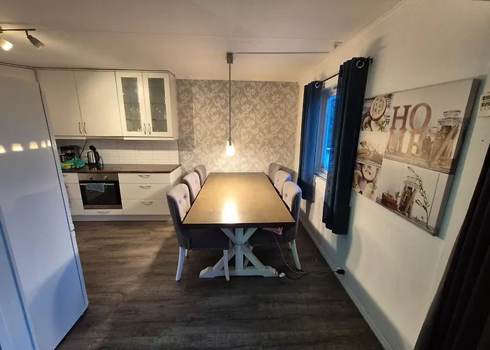 Lovely 4 Bedroom House With The View Of Aurora בית נופש טרומסה