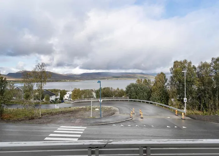 Lovely 4 Bedroom House With The View Of Aurora *