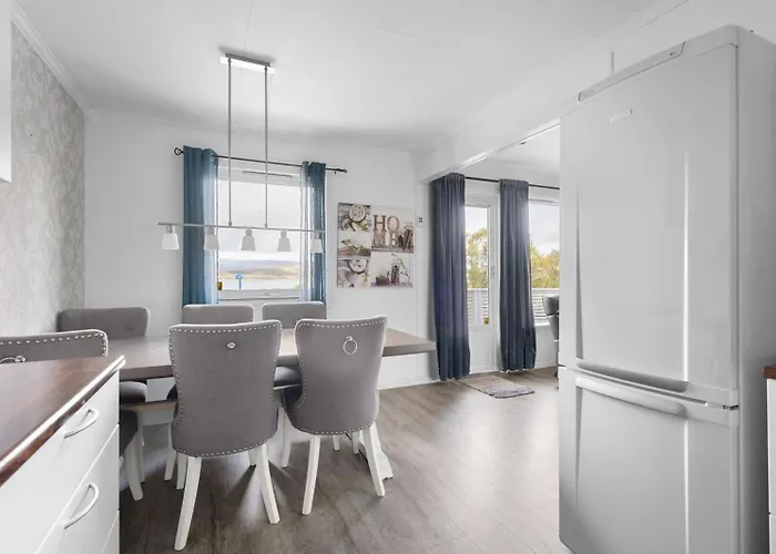 Lovely 4 Bedroom House With The View Of Aurora *