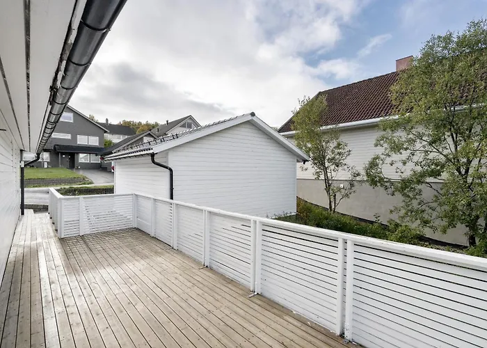 Lovely 4 Bedroom House With The View Of Aurora