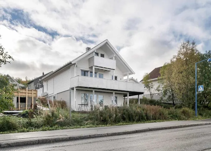 Lovely 4 Bedroom House With The View Of Aurora 度假居 特罗姆瑟