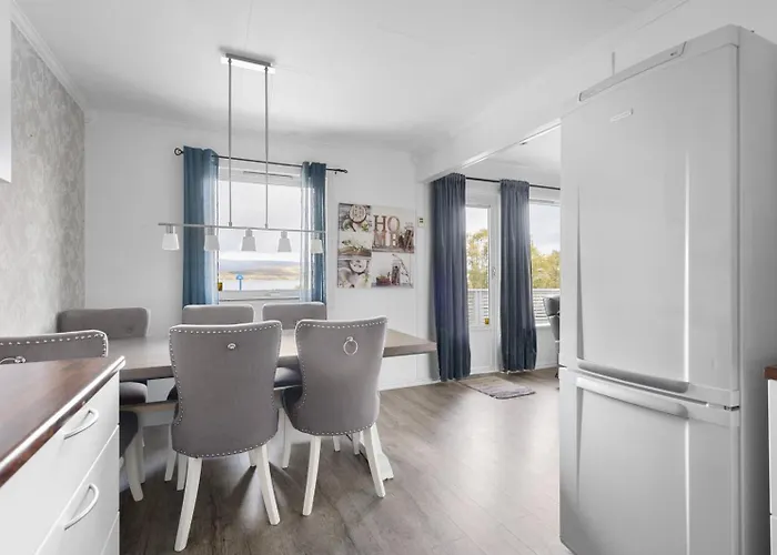 Lovely 4 Bedroom House With The View Of Aurora *