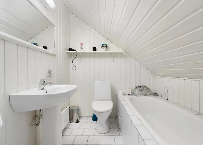 Lovely 4 Bedroom House With The View Of Aurora