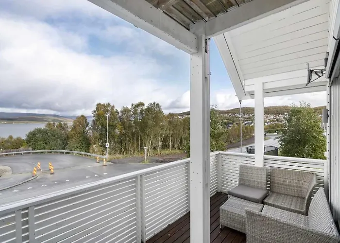 Lovely 4 Bedroom House With The View Of Aurora 度假居