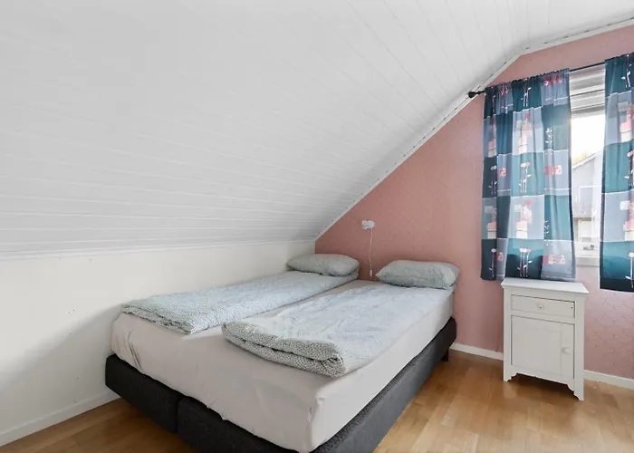 度假居 Lovely 4 Bedroom House With The View Of Aurora 特罗姆瑟