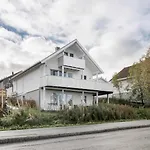 Lovely 4 Bedroom House With The View Of Aurora Feriehus Tromsø