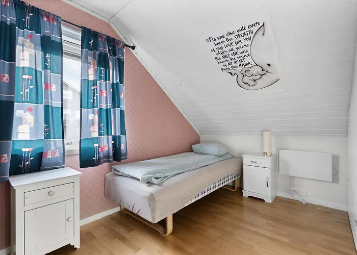 Lovely 4 Bedroom House With The View Of Aurora Дом отдыха Тромсё